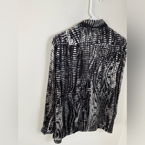 Chico's Black White Silk Lightweight Burnout Art-to-Wear Shirt Тор Button Down 1 - Picture 10 of 11
